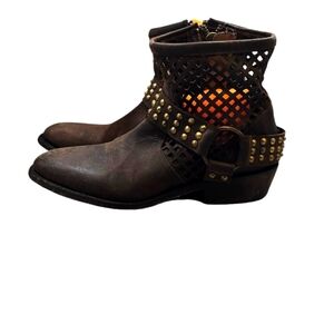 BASKE LEATHER STUDDED WESTERN‎ BOOTS